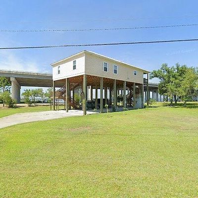 105 Sandy Hook Dr, Pass Christian, MS 39571