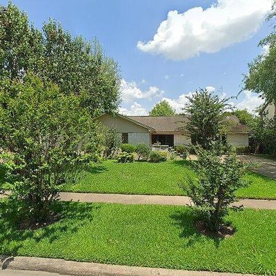 10707 Kitty Brook Dr, Houston, TX 77071