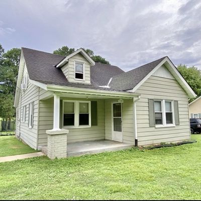 110 E Main St, Loretto, TN 38469