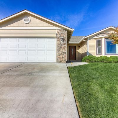 1112 Crestview Dr, Selah, WA 98942