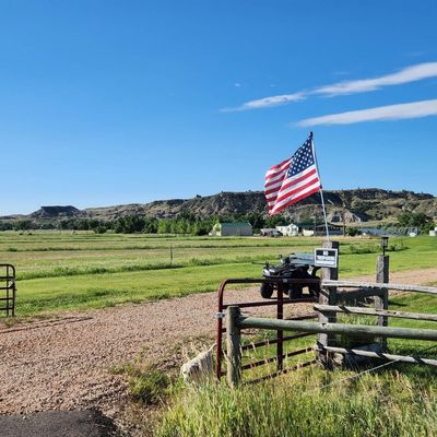 1114 Irvine Rd, Douglas, WY 82633