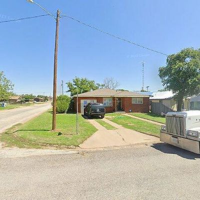 112 W 5 Th St, Hale Center, TX 79041