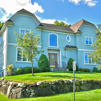 10 Rio Vista Dr, Mahwah, NJ 07430