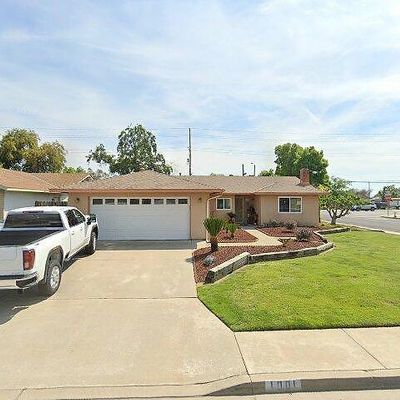 1001 Hoover Way, Hanford, CA 93230