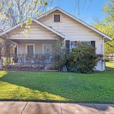 102 N Pecan Street W, Bells, TX 75414