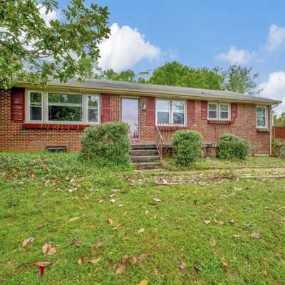 103 W Lake Cir, Dickson, TN 37055