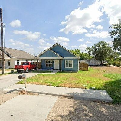 1204 Military Dr, Bryan, TX 77803