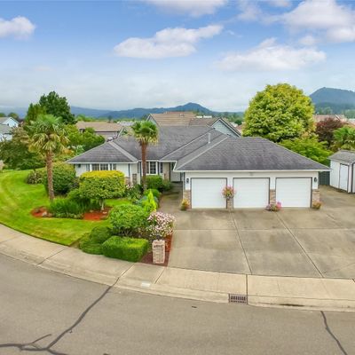 121 Almadon St, Enumclaw, WA 98022