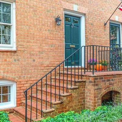 124 Cameron Mews, Alexandria, VA 22314