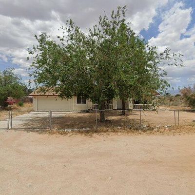 12419 Pawnee Rd, Apple Valley, CA 92308