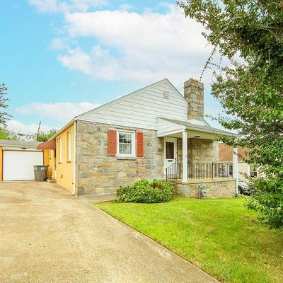 13 Lexington Dr, Claymont, DE 19703