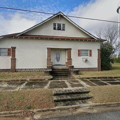 130 S Washington St, Lyons, GA 30436