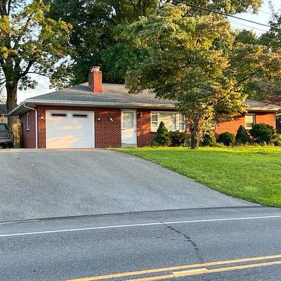 12 W Penn Grant Rd, Willow Street, PA 17584