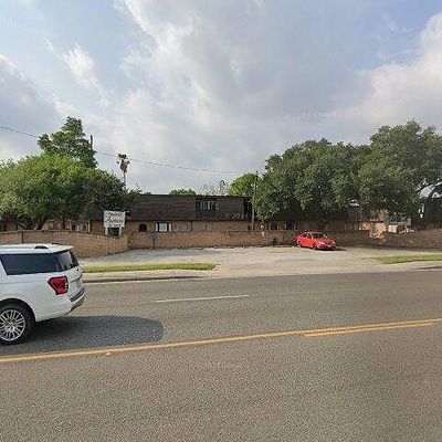 1202 E Houston St, Beeville, TX 78102