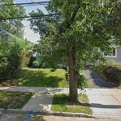 144 W Lincoln Ave, Roselle Park, NJ 07204