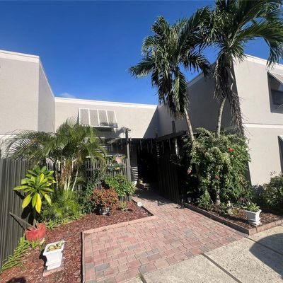 1521 Nw 113 Th Ter, Pembroke Pines, FL 33026