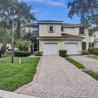 13385 Georgian Ct, Wellington, FL 33414