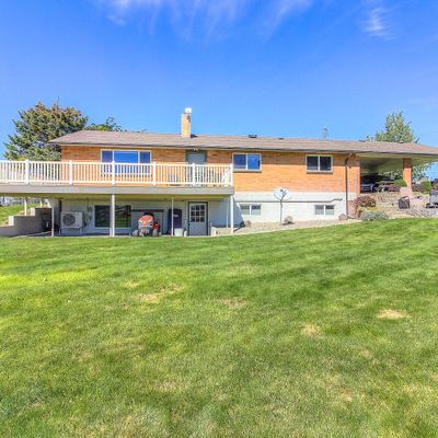 1390 Gibson Rd, Selah, WA 98942