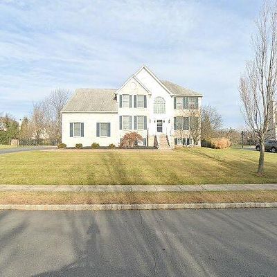 14 Providence Dr, Flemington, NJ 08822