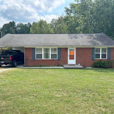 1711 Cherokee Dr, Morristown, TN 37814