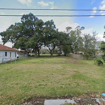 1716 Ordway St, Port Neches, TX 77651