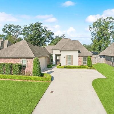 18401 Old Maplewood Dr, Prairieville, LA 70769