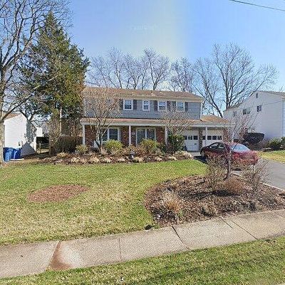 19 Surrey Rd, Somerset, NJ 08873