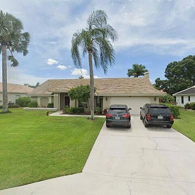 190 Muirfield Cir, Naples, FL 34113