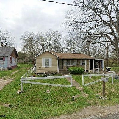 1619 Bailey St, Wharton, TX 77488