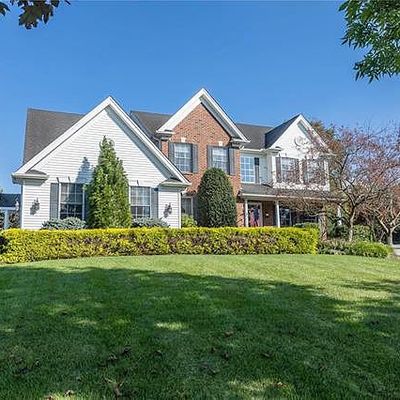 22 Creek Ct, Easton, PA 18040