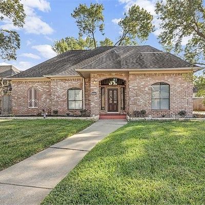 2211 Leisure Ln, Richmond, TX 77406