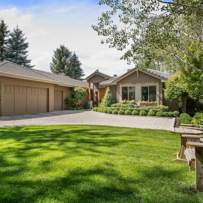 19346 Golden Lake Ct, Bend, OR 97702