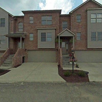 2006 Augusta Ln, Jeannette, PA 15644