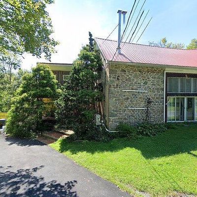 2454 Harmonyville Rd, Elverson, PA 19520