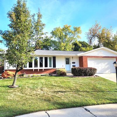 2512 Glenside Cir, Sheboygan, WI 53081