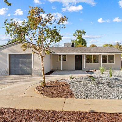 2543 E Ashcroft Ave, Fresno, CA 93726