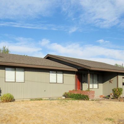 224 Ne 12 Th St, Madras, OR 97741