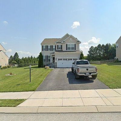 2278 Water Garden Dr, Hanover, PA 17331