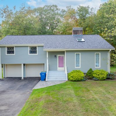 23 Cambridge Dr, Cromwell, CT 06416