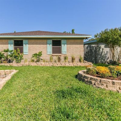 24 San Jacinto Dr, Galveston, TX 77550