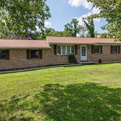 3 Riverside Dr, Reading, PA 19605