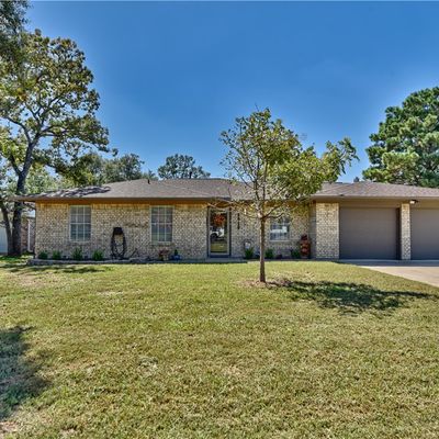 3010 Westwood Main Dr, Bryan, TX 77807