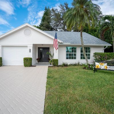 303 Moccasin Trl W, Jupiter, FL 33458