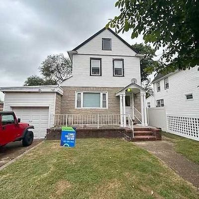 31 Robinson St, Teaneck, NJ 07666