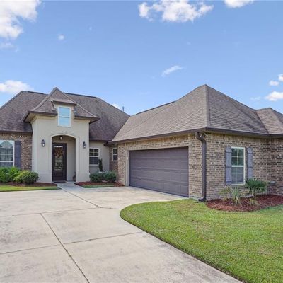 313 Old Place Ln, Madisonville, LA 70447