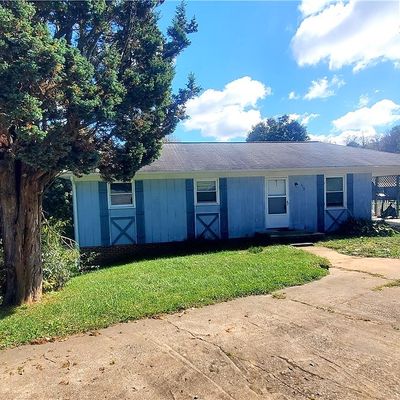 319 Mcconnell St, Jefferson, NC 28640