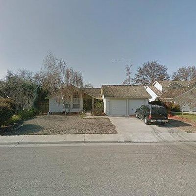 2750 Burl Ct, Hanford, CA 93230