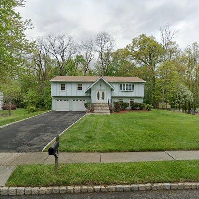 28 Clifford Dr, Towaco, NJ 07082