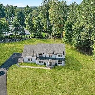 28 Drake Ln, Upper Saddle River, NJ 07458