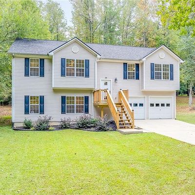 2833 Navajo Cir, Gainesville, GA 30501